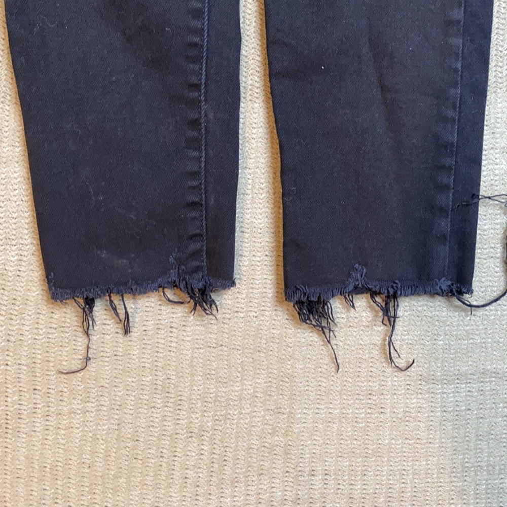 Levi’s Black Distressed Wedgie High Rise Skinny Jeans - Picture 9 of 10